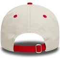 biala-i-czerwona-zakrzywiona-czapka-z-daszkiem-regulowana-9twenty-contrast-visor-manchester-united-football-club-premier-league-
