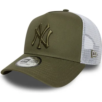 Zielono-biała czapka truckerka z zielonym logo A Frame League Essential New York Yankees MLB od New Era