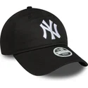 czarna-zakrzywiona-regulowana-czapka-damska-9twenty-league-essential-new-york-yankees-mlb-od-new-era