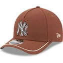 new-era-curved-brim-9forty-m-crown-a-frame-motorsport-new-york-yankees-mlb-brown-snapback-cap