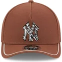 brazowa-czapka-z-zakrzywionym-daszkiem-snapback-9forty-m-crown-a-frame-motorsport-new-york-yankees-mlb-new-era