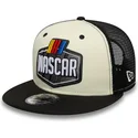 czapka-trucker-plaska-bezowo-czarna-9fifty-classics-logo-nascar-new-era