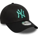 czarna-regulowana-czapka-z-zakrzywionym-daszkiem-z-niebieskim-logo-9forty-league-essential-new-york-yankees-mlb-od-new-era