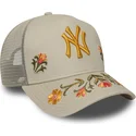 bezowa-czapka-trucker-a-frame-floral-icon-new-york-yankees-mlb-od-new-era