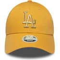 damska-zolta-czapka-z-zakrzywionym-daszkiem-i-regulacja-9forty-metallic-logo-los-angeles-dodgers-mlb-od-new-era