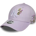 fioletowa-regulowana-czapka-z-daszkiem-dla-kobiet-9forty-floral-icon-new-york-yankees-mlb-od-new-era