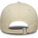 bezowa-regulowana-czapka-z-zakrzywionym-daszkiem-dla-kobiet-9forty-beaded-new-york-yankees-mlb-od-new-era