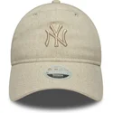 bezowa-czapka-z-zakrzywionym-daszkiem-dla-kobiet-z-bezowym-logo-9twenty-linen-new-york-yankees-mlb-od-new-era