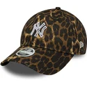 czapka-z-daszkiem-regulowana-dla-kobiet-9twenty-outline-new-york-yankees-mlb-od-new-era-w-panterke