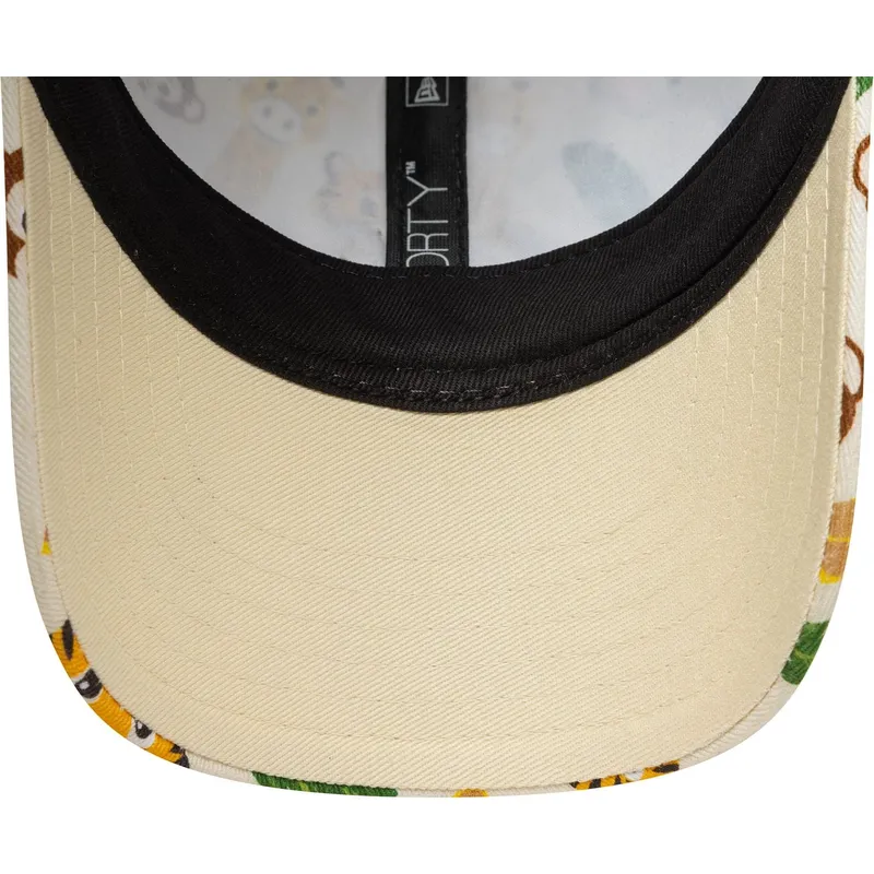 bezowa-zakrzywiona-czapka-regulowana-dla-chlopca-9forty-all-over-print-safari-new-era