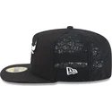 czarna-plaska-czapka-dopasowana-59fifty-day-a-frame-chicago-bulls-nba-od-new-era