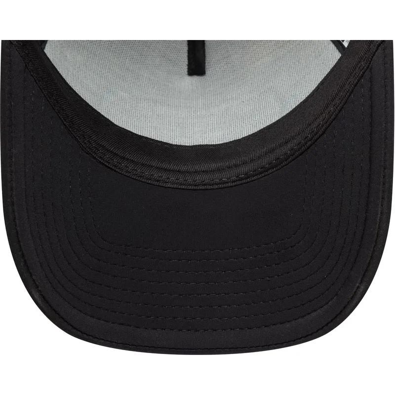 czarna-czapka-trucker-a-frame-graphic-patch-marki-new-era