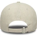 bezowa-czapka-z-zakrzywionym-daszkiem-regulowana-9twenty-linen-new-york-yankees-mlb-od-new-era
