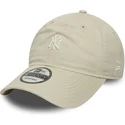 czapka-z-zakrzywionym-daszkiem-bezowa-regulowana-9twenty-mini-logo-washed-new-york-yankees-mlb-od-new-era