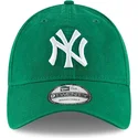 regulowana-czapka-z-zakrzywionym-daszkiem-9twenty-core-classic-new-york-yankees-mlb-od-new-era-w-kolorze-zielonym