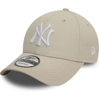 Beżowa regulowana czapka z zakrzywionym daszkiem z białym logo 9FORTY League Essential New York Yankees MLB New Era