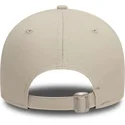 bezowa-czapka-z-zakrzywionym-daszkiem-regulowana-z-bialym-logo-9forty-league-essential-new-york-yankees-mlb-od-new-era