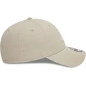bezowa-czapka-z-zakrzywionym-daszkiem-regulowana-z-bialym-logo-9forty-league-essential-new-york-yankees-mlb-od-new-era