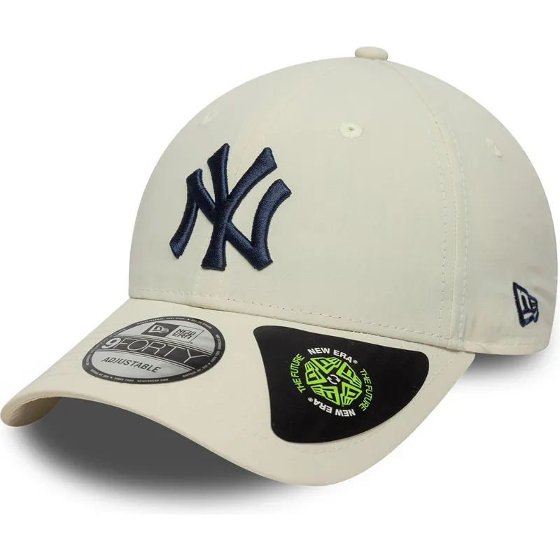 bezowa-czapka-z-zakrzywionym-daszkiem-regulowana-z-granatowym-logo-9forty-recycled-new-york-yankees-mlb-od-new-era