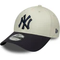 bezowo-granatowa-regulowana-czapka-z-daszkiem-9forty-side-script-new-york-yankees-mlb-od-new-era