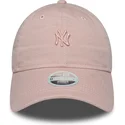 rozowa-zakrzywiona-czapka-z-regulacja-dla-kobiet-z-rozowym-logo-9twenty-mini-washed-new-york-yankees-mlb-od-new-era