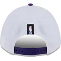 biala-i-fioletowa-zakrzywiona-czapka-snapback-9forty-m-crown-draft-2025-los-angeles-lakers-nba-new-era