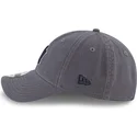 szara-zakrzywiona-czapka-regulowana-z-niebieskim-logo-9twenty-core-classics-new-york-yankees-mlb-od-new-era