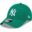 zielona-zakrzywiona-regulowana-czapka-damska-9forty-league-essential-new-york-yankees-mlb-od-new-era