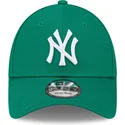 zielona-zakrzywiona-czapka-z-daszkiem-dla-kobiet-9forty-league-essential-new-york-yankees-mlb-od-new-era
