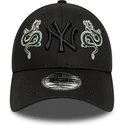 czarna-zakrzywiona-regulowana-czapka-z-czarnym-logo-9forty-icon-dragon-new-york-yankees-mlb-od-new-era