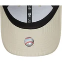 bezowa-regulowana-czapka-z-zakrzywionym-daszkiem-z-bezowym-logo-9forty-tonal-flawless-new-york-yankees-mlb-new-era
