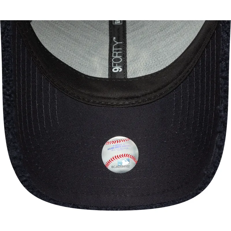 granatowa-regulowana-czapka-z-zakrzywionym-daszkiem-9forty-borg-new-york-yankees-mlb-new-era granatowa-regulowana-czapka-z-zakrzywionym-daszkiem-9forty-borg-new-york-yankees-mlb-new-era