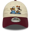 bezowo-bordowa-regulowana-czapka-z-daszkiem-9twenty-z-garfieldem-i-odiem-od-new-era