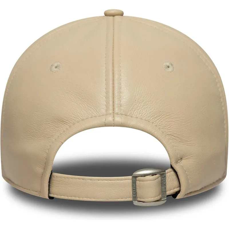 czapka-z-daszkiem-bezowa-regulowana-z-brazowym-logo-9twenty-leather-new-york-yankees-mlb-new-era