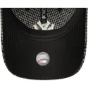 czarna-regulowana-czapka-z-daszkiem-9twenty-houndstooth-new-york-yankees-mlb-marki-new-era