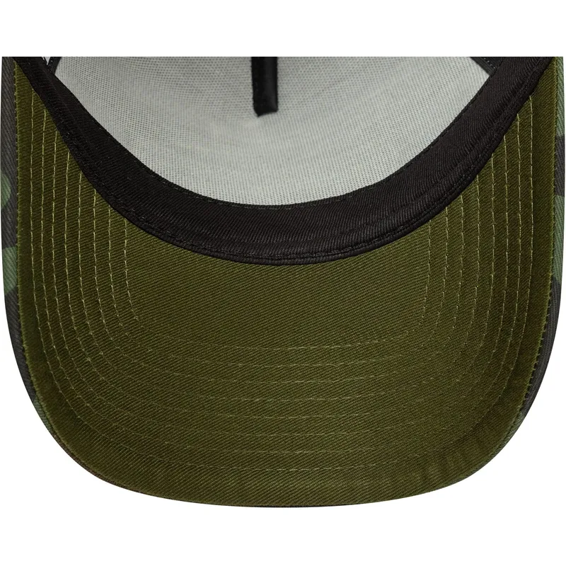 czapka-trucker-wielokolorowa-a-frame-camo-oval-patch-new-era
