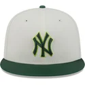 bezowo-zielona-dopasowana-czapka-59fifty-clr-dvlp-new-york-yankees-mlb-od-new-era