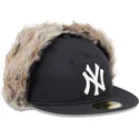 czarna-plaska-czapka-z-daszkiem-z-nausznikami-59fifty-new-york-yankees-mlb-new-era