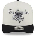 snapback-9fifty-a-frame-chainstitch-los-angeles-kings-nhl-czapka-z-daszkiem-bezowo-czarna-new-era