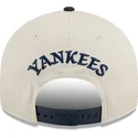 bezowa-i-granatowa-czapka-z-zakrzywionym-daszkiem-snapback-9fifty-retro-crown-scatter-new-york-yankees-mlb-new-era