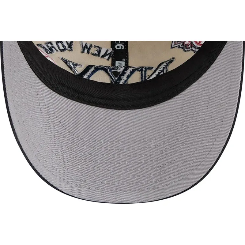 bezowa-i-granatowa-czapka-z-zakrzywionym-daszkiem-snapback-9fifty-retro-crown-scatter-new-york-yankees-mlb-new-era