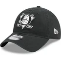 czarna-regulowana-czapka-z-zakrzywionym-daszkiem-9twenty-stamp-anaheim-ducks-nhl-new-era