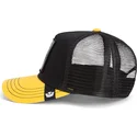 czarna-i-zolta-czapka-trucker-z-skorpionem-deadly-sport-the-farm-od-goorin-bros