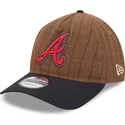 brazowa-i-granatowa-regulowana-czapka-z-daszkiem-9twenty-a-frame-wool-pinstripe-atlanta-braves-mlb-new-era