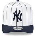 biala-i-granatowa-zakrzywiona-czapka-snapback-9fifty-a-frame-satin-pinstripe-new-york-yankees-mlb-new-era