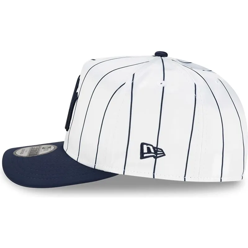 biala-i-granatowa-zakrzywiona-czapka-snapback-9fifty-a-frame-satin-pinstripe-new-york-yankees-mlb-new-era
