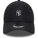 granatowa-regulowana-czapka-z-zakrzywionym-daszkiem-9forty-pin-new-york-yankees-mlb-new-era