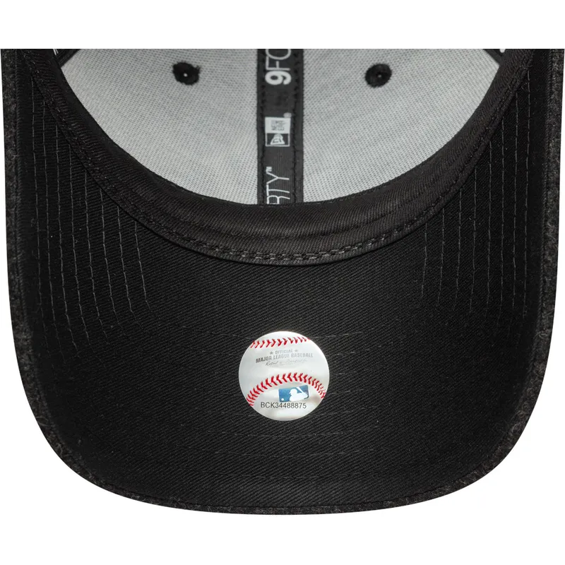 czarna-zakrzywiona-czapka-snapback-9forty-melton-wool-new-york-yankees-mlb-new-era