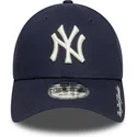 granatowa-zakrzywiona-czapka-z-regulacja-9forty-visor-script-new-york-yankees-mlb-new-era