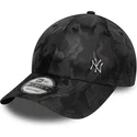 czapka-z-daszkiem-z-zakrzywionym-daszkiem-czarny-kamuflaz-regulowana-9forty-flawless-pin-new-york-yankees-mlb-new-era